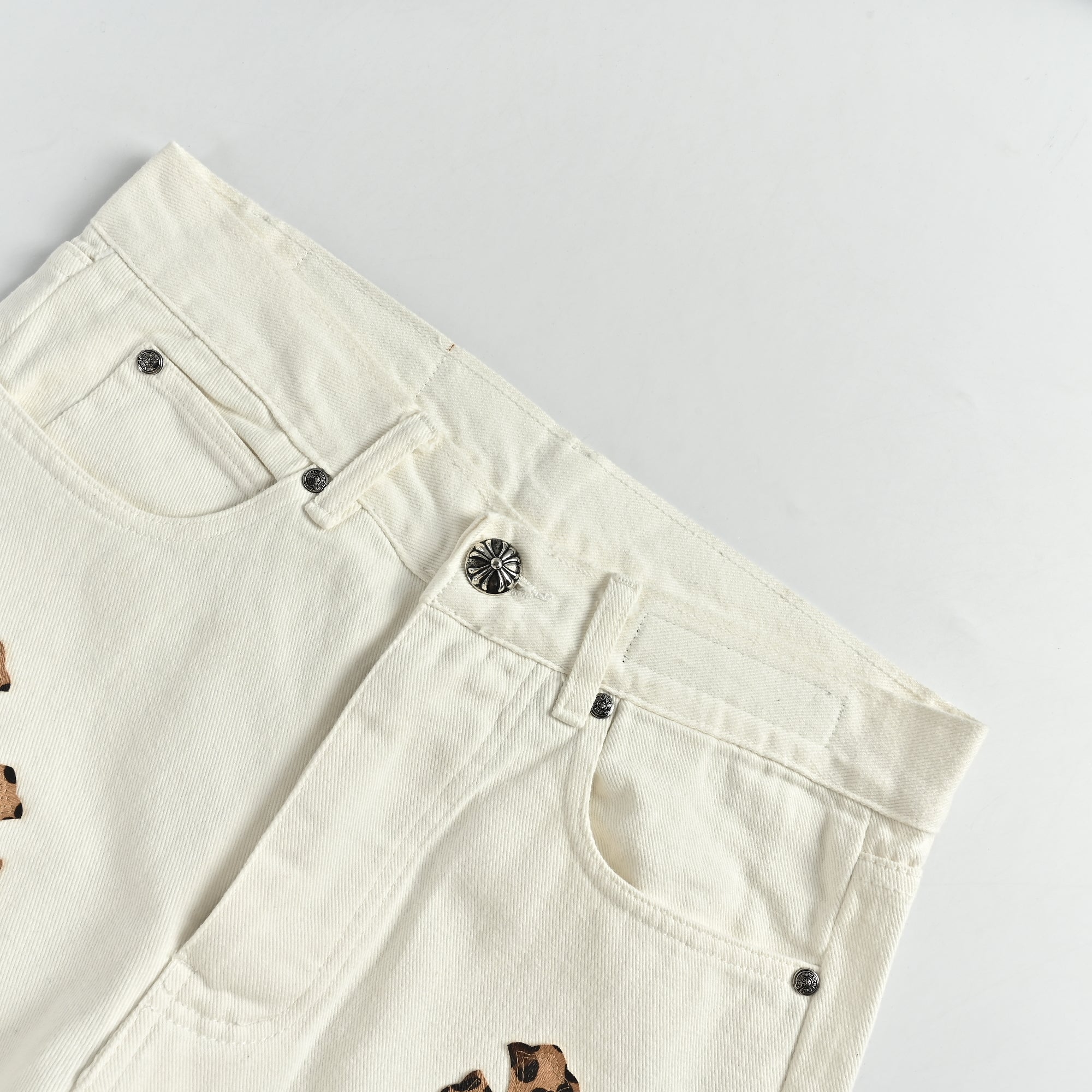 Chrome Hearts Couture Cross Leather Appliqué Washed Denim Jeans –olean Unisex  XM5600824