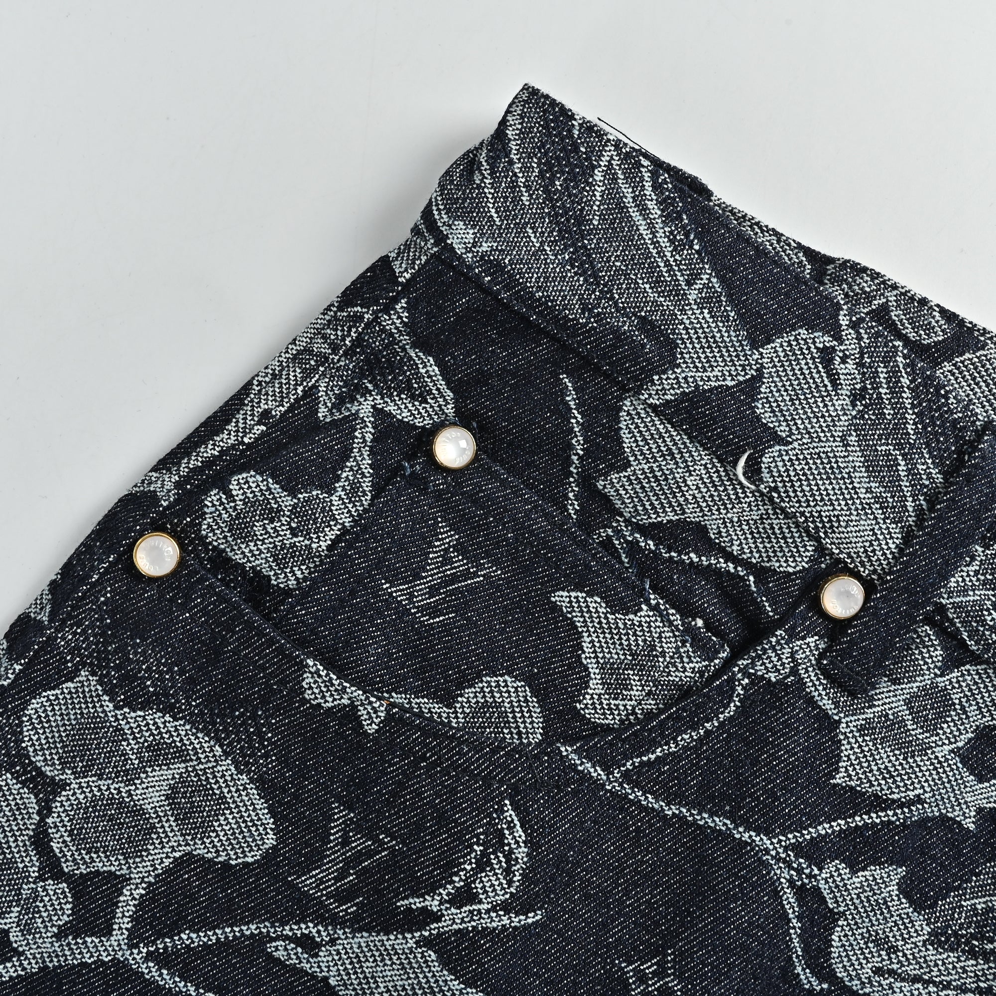 Louis Vuitton Floral Jacquard Denim Shorts – Unisex HY3400701-SHT