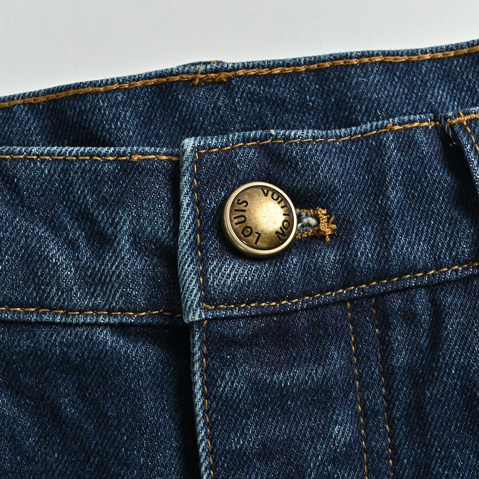 LV Monogram Cuffed Straight-Leg Heavy-Washed Denim Jeans – Unisex TS7200829