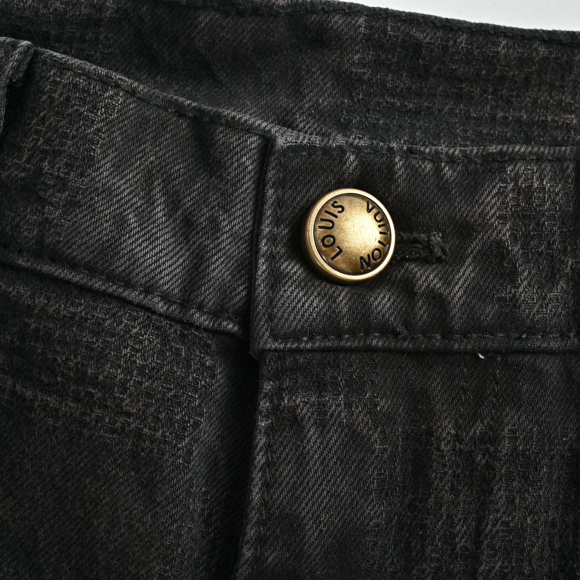 LV 24FW Shadow Check Straight-Leg Skate Denim Jeans – Unisex TS7200829