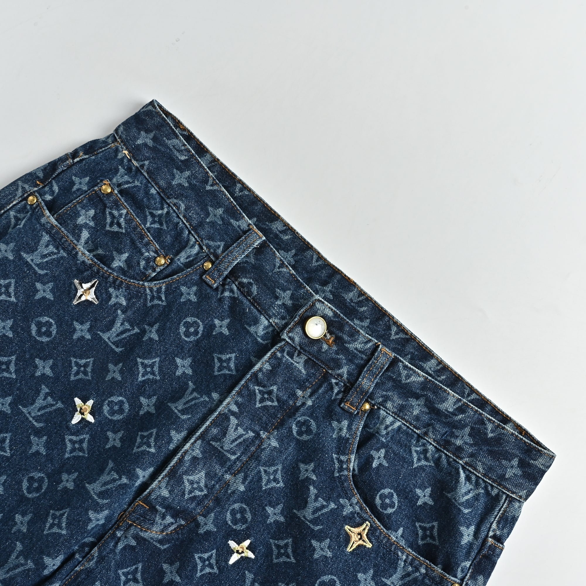 Louis Vuitton All-Over Daisy Embroidered Monogram Denim Jeans – Unisex  TS6600829